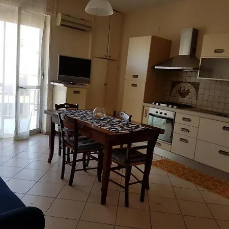 Prestigioso Sul Lungomare Appartement